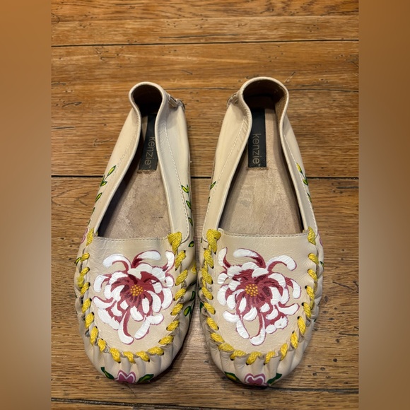 kenzie Shoes - KENZIE Leather Doony Moccasin Flats Boho Painted Flowers Whip Stitched Womens 6